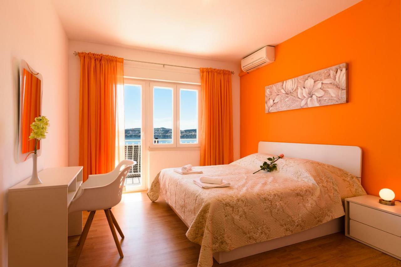 Accommodation Mamut Trogir Exterior photo