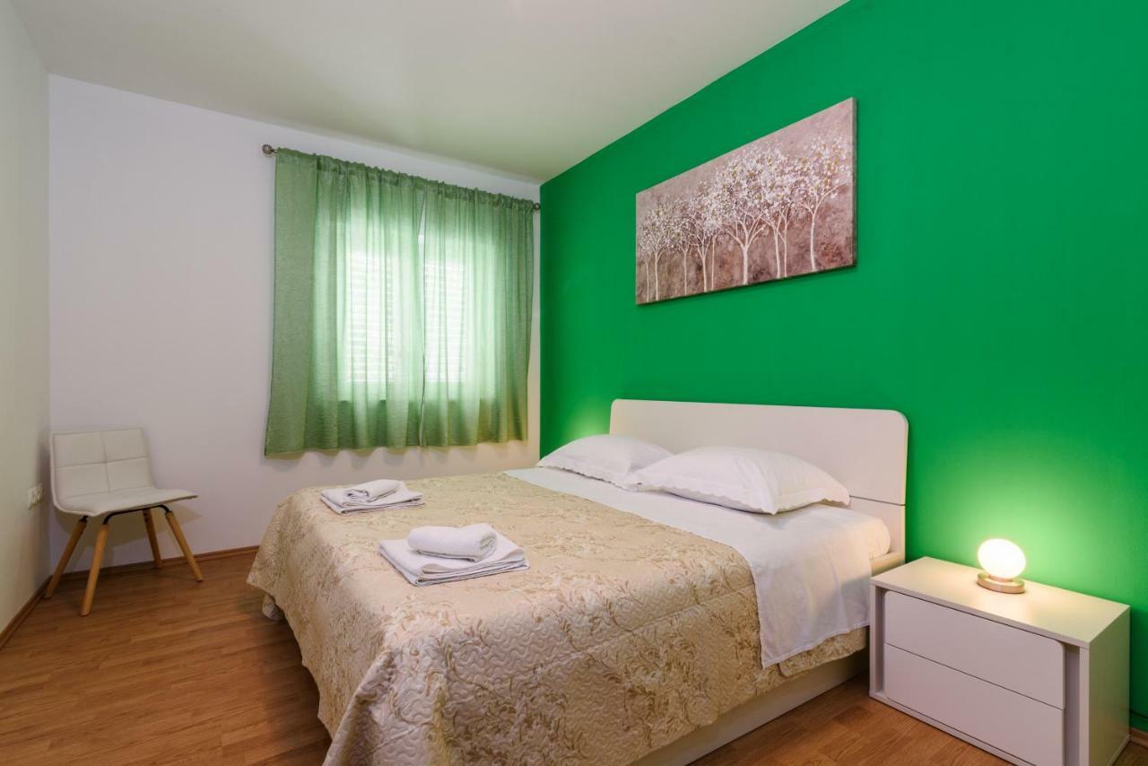 Accommodation Mamut Trogir Exterior photo